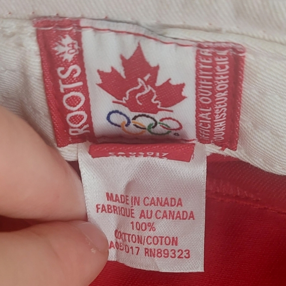 Red and White Canada Roots Olympic Bucket Hat - Size Large - Picture 6 of 6